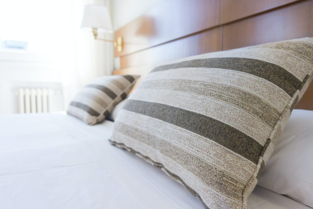 Imagen de la cama de un hotel